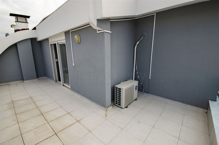 بنتهاوس 3 + 1 مع أثاث على مسافة قريبة من البحر