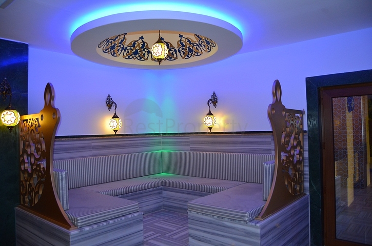 اطلالة بحر - شقة غرفة وصالة - مجمع بخدمات 5 نجوم -في منطقة كاستل الراقية / الانيا 