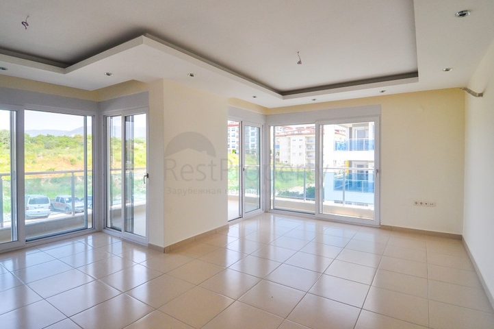 اطلالة بحر - شقة غرفة وصالة - مجمع بخدمات 5 نجوم -في منطقة كاستل الراقية / الانيا 