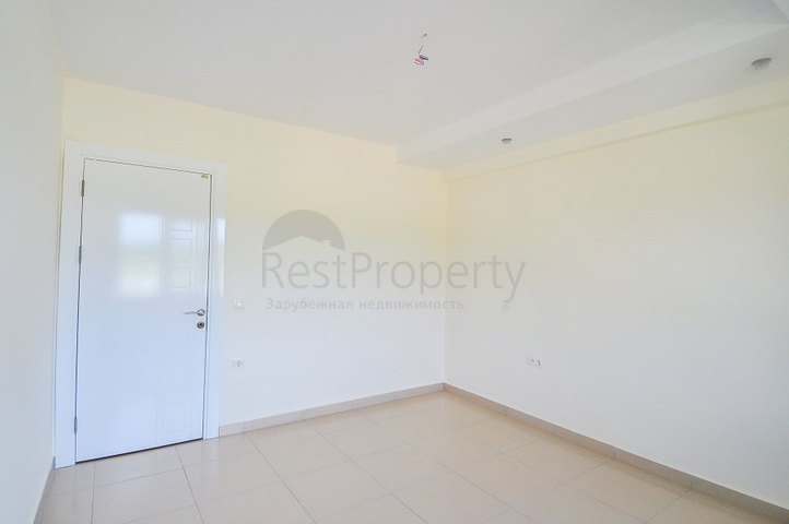 اطلالة بحر - شقة غرفة وصالة - مجمع بخدمات 5 نجوم -في منطقة كاستل الراقية / الانيا 