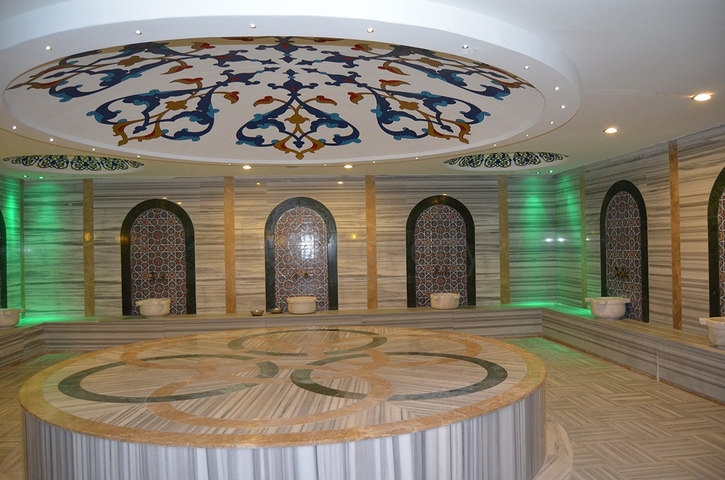 اطلالة بحر - شقة غرفة وصالة - مجمع بخدمات 5 نجوم -في منطقة كاستل الراقية / الانيا 