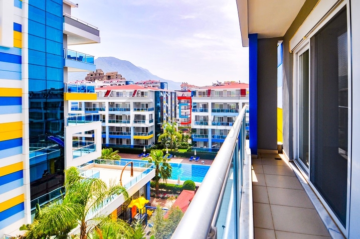 اطلالة بحر - شقة غرفة وصالة - مجمع بخدمات 5 نجوم -في منطقة كاستل الراقية / الانيا 