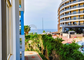 اطلالة بحر - شقة غرفة وصالة - مجمع بخدمات 5 نجوم -في منطقة كاستل الراقية / الانيا 