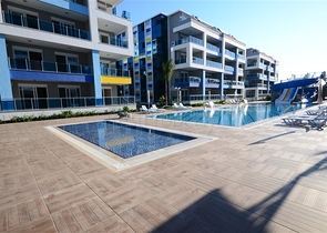 اطلالة بحر - شقة غرفة وصالة - مجمع بخدمات 5 نجوم -في منطقة كاستل الراقية / الانيا 