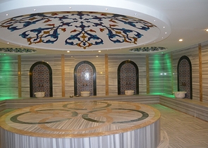 اطلالة بحر - شقة غرفة وصالة - مجمع بخدمات 5 نجوم -في منطقة كاستل الراقية / الانيا 