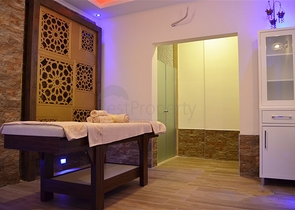 اطلالة بحر - شقة غرفة وصالة - مجمع بخدمات 5 نجوم -في منطقة كاستل الراقية / الانيا 