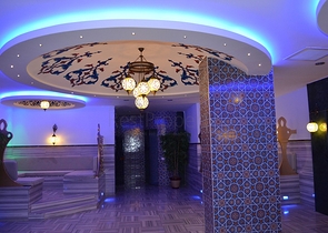 اطلالة بحر - شقة غرفة وصالة - مجمع بخدمات 5 نجوم -في منطقة كاستل الراقية / الانيا 