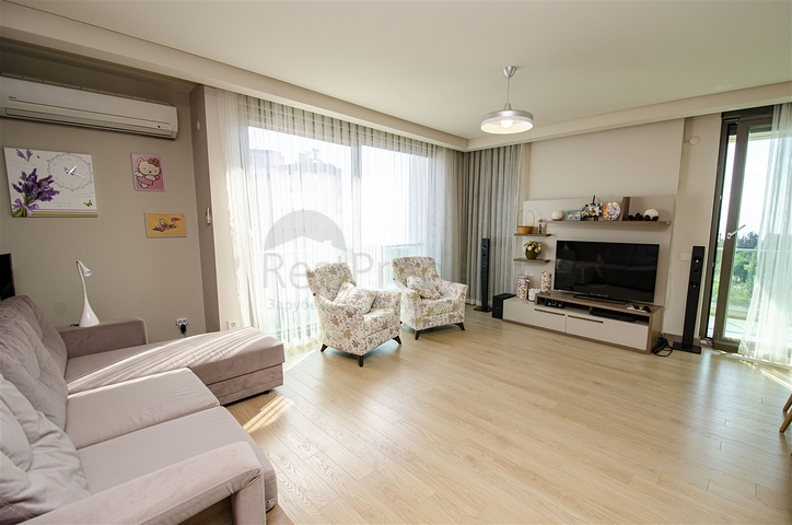 شقة مفروشة 2 + 1 مطلة على البحر في غوزالوبا لارا