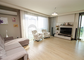 شقة مفروشة 2 + 1 مطلة على البحر في غوزالوبا لارا