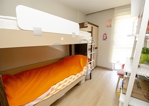 شقة مفروشة 2 + 1 مطلة على البحر في غوزالوبا لارا