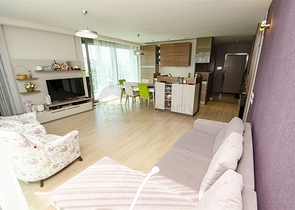 شقة مفروشة 2 + 1 مطلة على البحر في غوزالوبا لارا