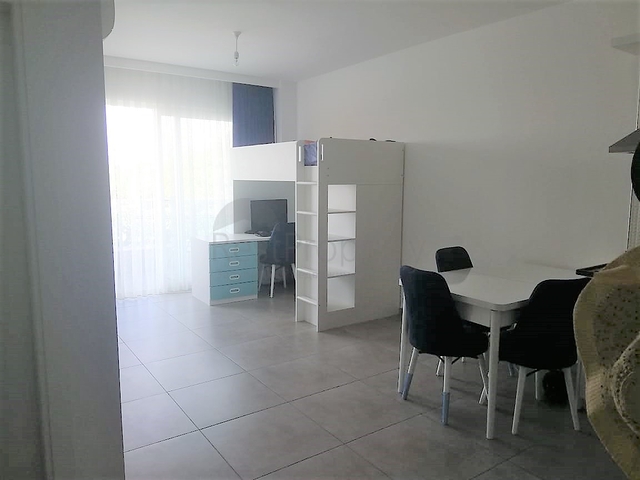 اطلالة جبلية خضراء - شقة غرفة وصالة مفروشة - ضمن مجمع سكني حديث - في مهموتلار / الانيا 