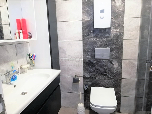 اطلالة جبلية خضراء - شقة غرفة وصالة مفروشة - ضمن مجمع سكني حديث - في مهموتلار / الانيا 