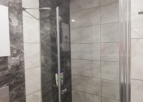 اطلالة جبلية خضراء - شقة غرفة وصالة مفروشة - ضمن مجمع سكني حديث - في مهموتلار / الانيا 