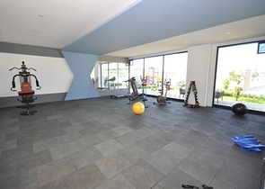 اطلالة جبلية خضراء - شقة غرفة وصالة مفروشة - ضمن مجمع سكني حديث - في مهموتلار / الانيا 