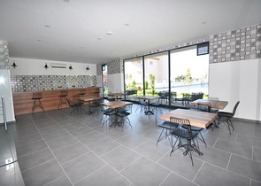 اطلالة جبلية خضراء - شقة غرفة وصالة مفروشة - ضمن مجمع سكني حديث - في مهموتلار / الانيا 