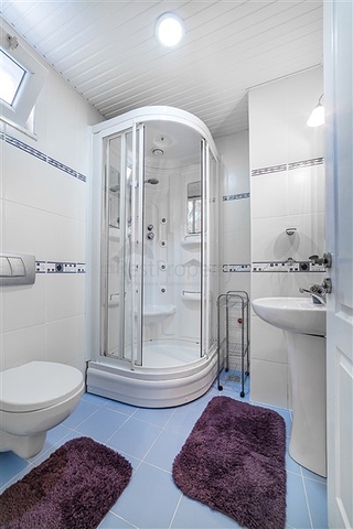 انيقة وذات موقع مميز قريب من البحر والخدمات - شقة لك ولعائلتك - 3 غرف وصالة مع الاثاث- مهموتلار / الانيا 