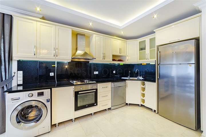 انيقة وذات موقع مميز قريب من البحر والخدمات - شقة لك ولعائلتك - 3 غرف وصالة مع الاثاث- مهموتلار / الانيا 