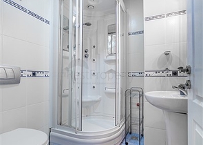 انيقة وذات موقع مميز قريب من البحر والخدمات - شقة لك ولعائلتك - 3 غرف وصالة مع الاثاث- مهموتلار / الانيا 