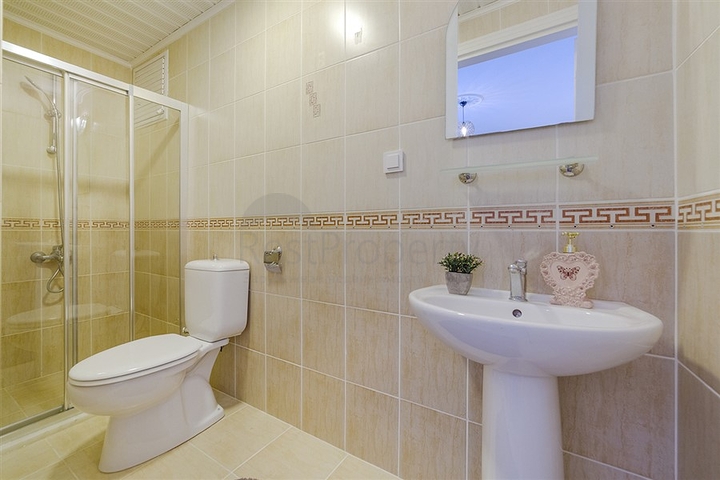 طابق مرتفع - شقة 2 غرفة وصالة - اثاث حديث - في مهموتلار / الانيا 