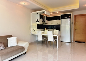 اسكن ضمن مجمع فاخر - شقة مؤثثة تصميم 1+1 - في مهموتلار /الانيا 