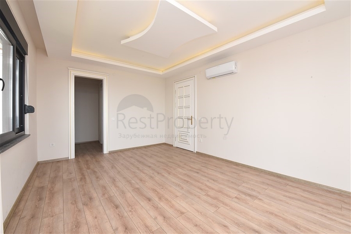 فيلا فاخرة - اطلالة بحر وقلعة - 7 غرف نوم - مسبح وحديقة خاص - في مركز الانيا 