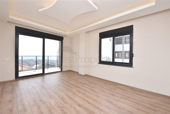 فيلا فاخرة - اطلالة بحر وقلعة - 7 غرف نوم - مسبح وحديقة خاص - في مركز الانيا 