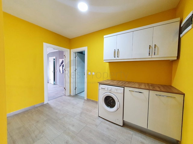 اجعل حياتك مريحة - ضمن مجمع يضم كافة الخدمات وفي موفع مميز -شقة 3 غرف وصالة في كاستل / الانيا 