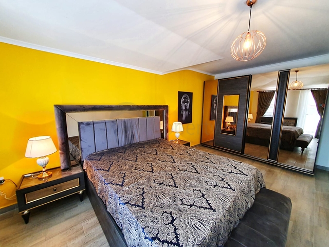 اجعل حياتك مريحة - ضمن مجمع يضم كافة الخدمات وفي موفع مميز -شقة 3 غرف وصالة في كاستل / الانيا 