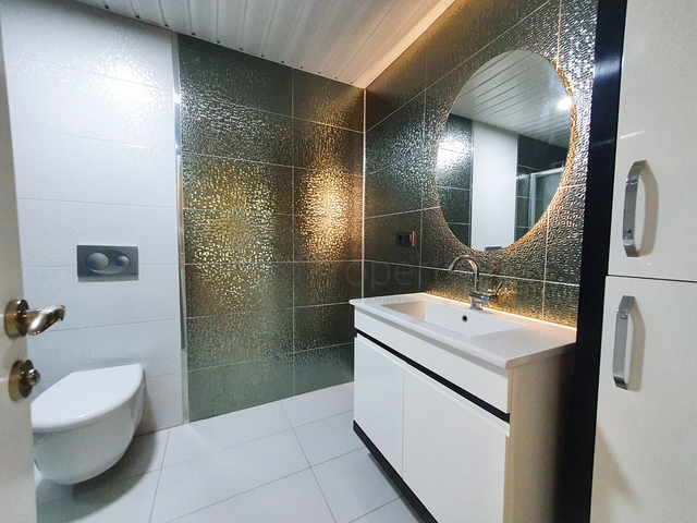 اجعل حياتك مريحة - ضمن مجمع يضم كافة الخدمات وفي موفع مميز -شقة 3 غرف وصالة في كاستل / الانيا 