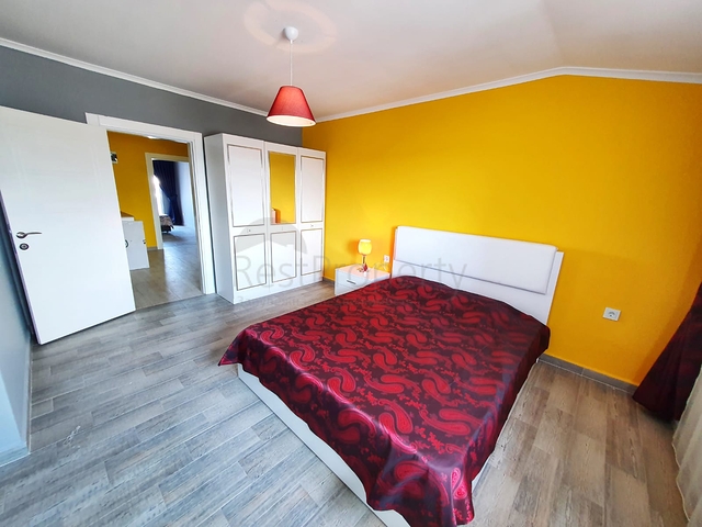 اجعل حياتك مريحة - ضمن مجمع يضم كافة الخدمات وفي موفع مميز -شقة 3 غرف وصالة في كاستل / الانيا 