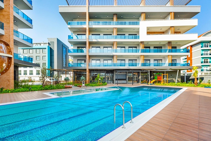 ضمن مجمع فاخر في منطقة مركزية - شقة غرفتين وصالة - اوبا / الانيا 