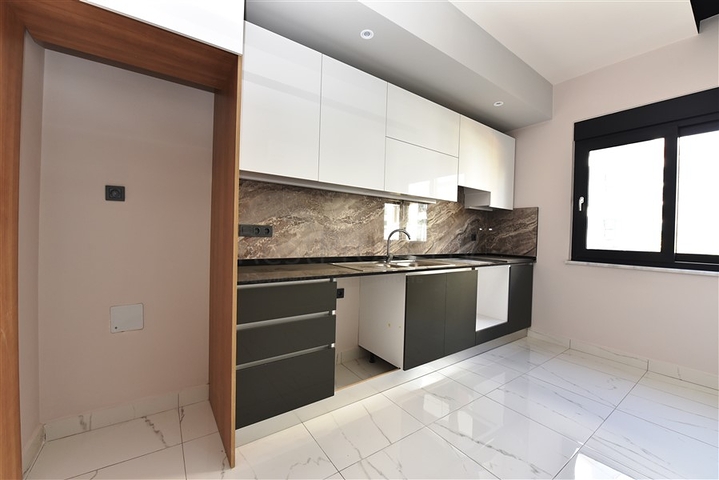 ضمن مجمع فاخر في منطقة مركزية - شقة غرفتين وصالة - اوبا / الانيا 