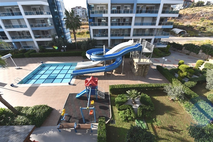 دوبلكس عائلية واسعة - ضمن مجمع فاخر قريب من البحر والخدمات -في كاستل / الانيا 