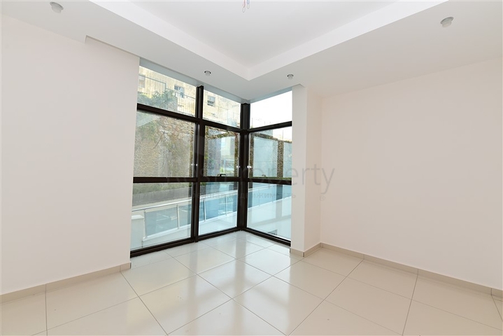 دوبلكس عائلية واسعة - ضمن مجمع فاخر قريب من البحر والخدمات -في كاستل / الانيا 