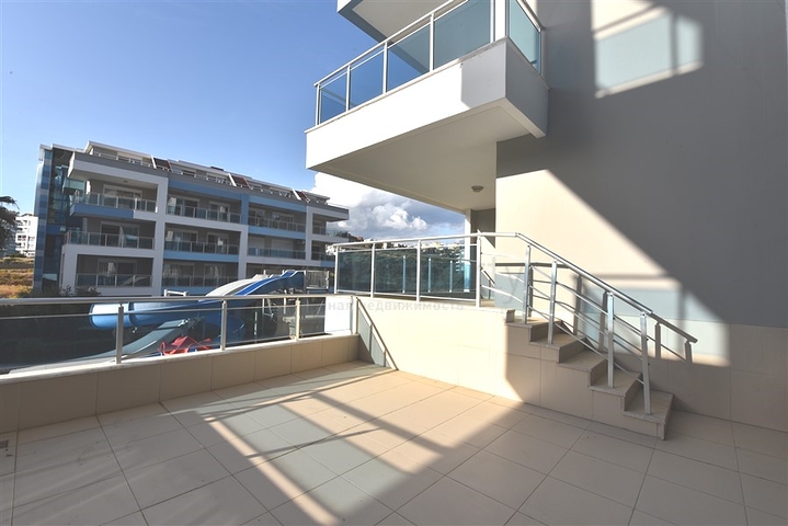 دوبلكس عائلية واسعة - ضمن مجمع فاخر قريب من البحر والخدمات -في كاستل / الانيا 