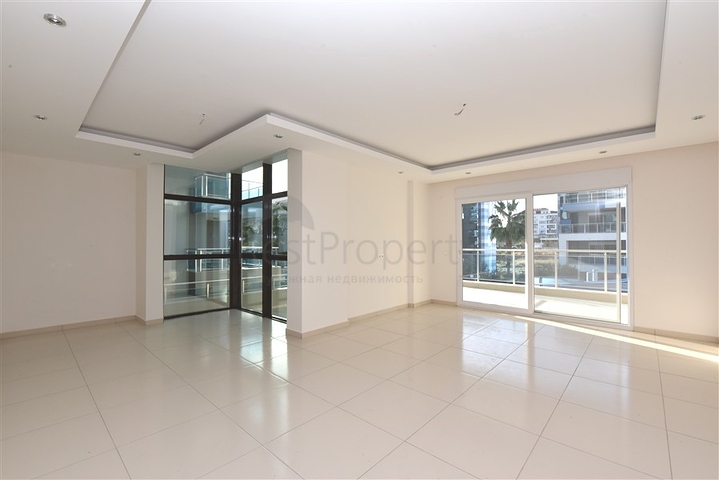 دوبلكس عائلية واسعة - ضمن مجمع فاخر قريب من البحر والخدمات -في كاستل / الانيا 