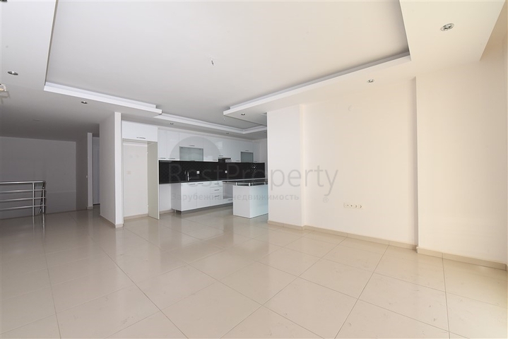 دوبلكس عائلية واسعة - ضمن مجمع فاخر قريب من البحر والخدمات -في كاستل / الانيا 