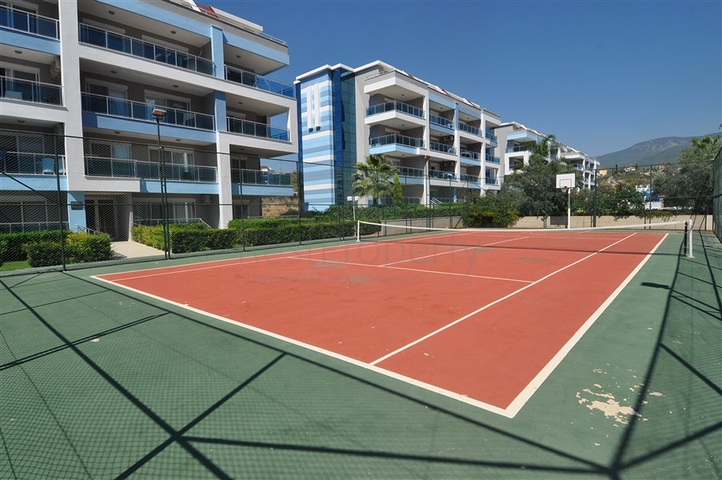 دوبلكس عائلية واسعة - ضمن مجمع فاخر قريب من البحر والخدمات -في كاستل / الانيا 