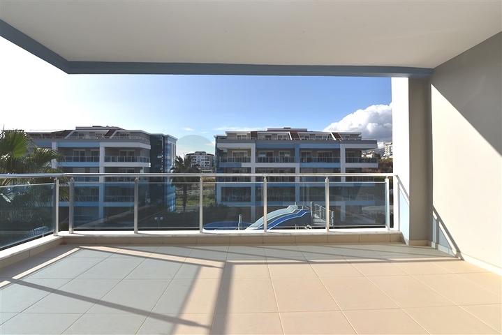 دوبلكس عائلية واسعة - ضمن مجمع فاخر قريب من البحر والخدمات -في كاستل / الانيا 