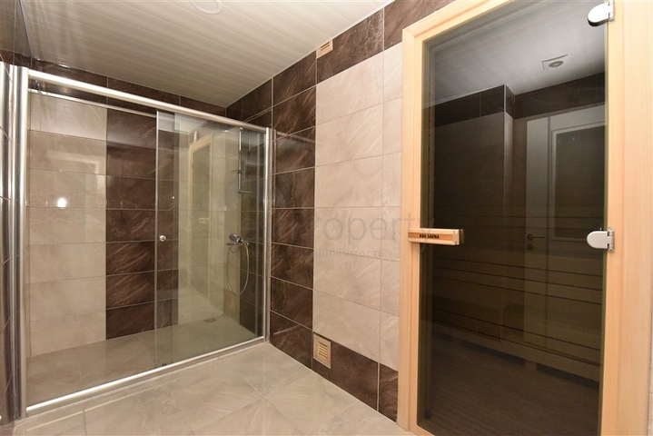 دوبلكس عائلية واسعة - ضمن مجمع فاخر قريب من البحر والخدمات -في كاستل / الانيا 