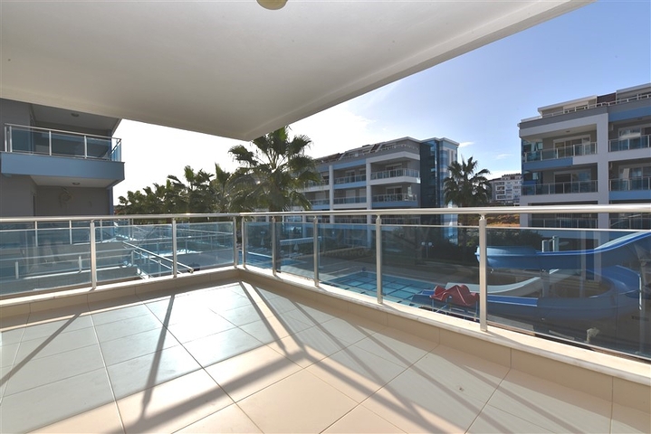 دوبلكس عائلية واسعة - ضمن مجمع فاخر قريب من البحر والخدمات -في كاستل / الانيا 