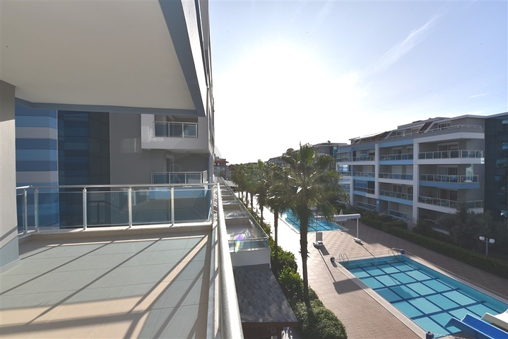 دوبلكس عائلية واسعة - ضمن مجمع فاخر قريب من البحر والخدمات -في كاستل / الانيا 