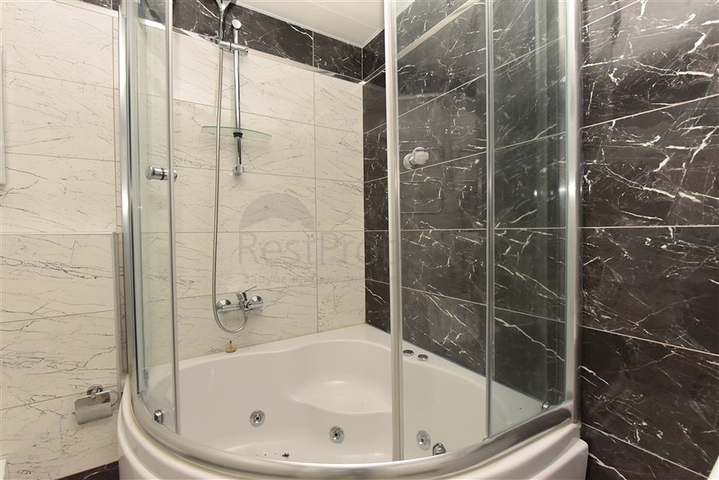 دوبلكس عائلية واسعة - ضمن مجمع فاخر قريب من البحر والخدمات -في كاستل / الانيا 