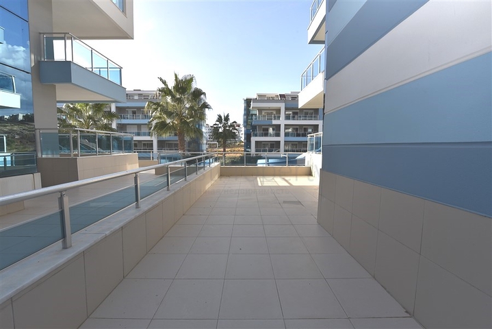 دوبلكس عائلية واسعة - ضمن مجمع فاخر قريب من البحر والخدمات -في كاستل / الانيا 