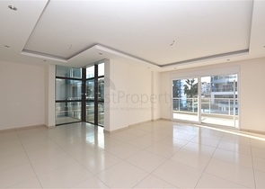 دوبلكس عائلية واسعة - ضمن مجمع فاخر قريب من البحر والخدمات -في كاستل / الانيا 