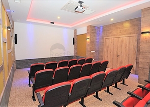 دوبلكس عائلية واسعة - ضمن مجمع فاخر قريب من البحر والخدمات -في كاستل / الانيا 