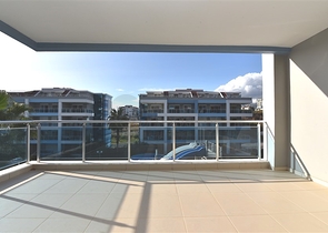 دوبلكس عائلية واسعة - ضمن مجمع فاخر قريب من البحر والخدمات -في كاستل / الانيا 