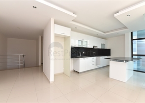 دوبلكس عائلية واسعة - ضمن مجمع فاخر قريب من البحر والخدمات -في كاستل / الانيا 