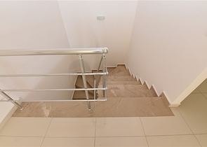 دوبلكس عائلية واسعة - ضمن مجمع فاخر قريب من البحر والخدمات -في كاستل / الانيا 